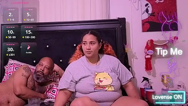 Snapshot of MrAndMrsCrook chatting on 10-05-25, 01:37 MrAndMrsCrook online show from 10-05-25, 01:37