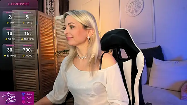 Snapshot of Gloria_Lovely chatting on 12-12-24, 02:22 Gloria Lovely online show from 12-12-24, 02:22