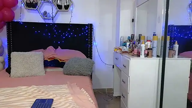 charlotte 077 online show from 02-23-26, 03:26