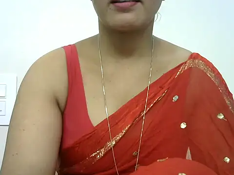 Snapshot of rashmika_reddy chatting on 07-05-26, 05:03 rashmika reddy online show from 07-05-26, 05:03