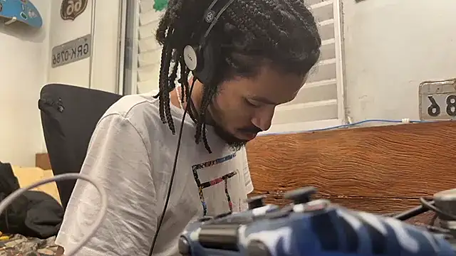 hotcamboy420 online show from 01-16-25, 03:02