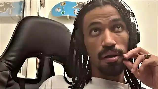 hotcamboy420 online show from 02-14-25, 04:04