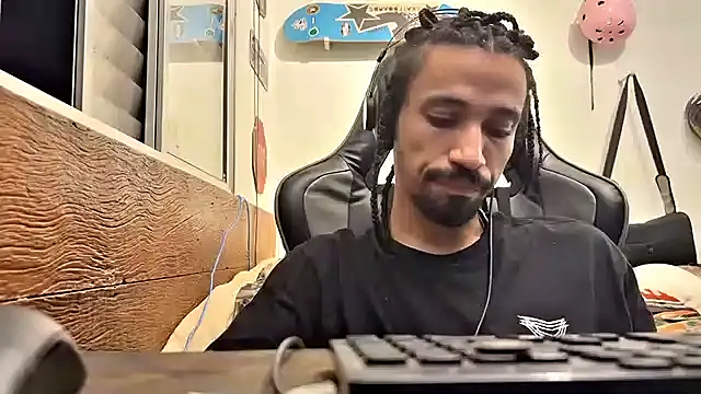 hotcamboy420 online show from 02-15-25, 04:03