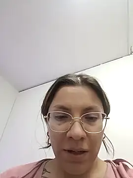 Snapshot of karlamorris_ chatting on 01-11-25, 07:59 karlamorris online show from 01-11-25, 07:59