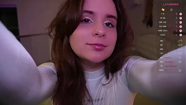 Snapshot of Jantrlatex chatting on 10-07-25, 08:50 Jantrlatex online show from 10-07-25, 08:50