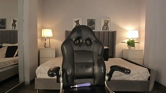 Snapshot of renee_shelby_ chatting on 03-12-25, 01:03 renee shelby online show from 03-12-25, 01:03