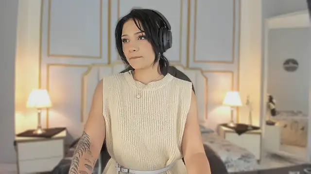 Snapshot of renee_shelby_ chatting on 01-10-26, 07:48 renee shelby online show from 01-10-26, 07:48