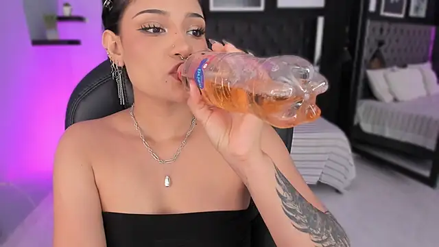 renee shelby  online show from 03-10-26, 08:36