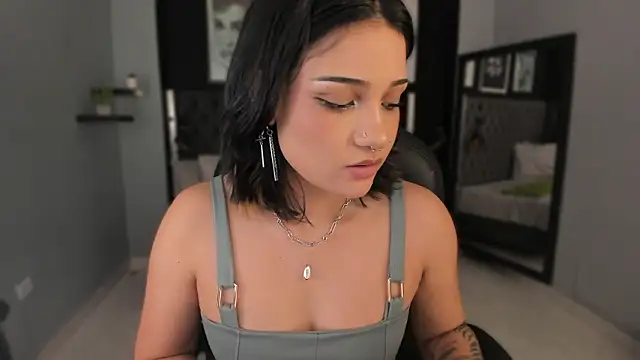 renee shelby  online show from 03-25-26, 08:15