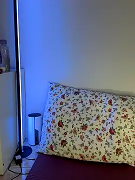 yaprakmericc online show from 11-04-25, 07:46