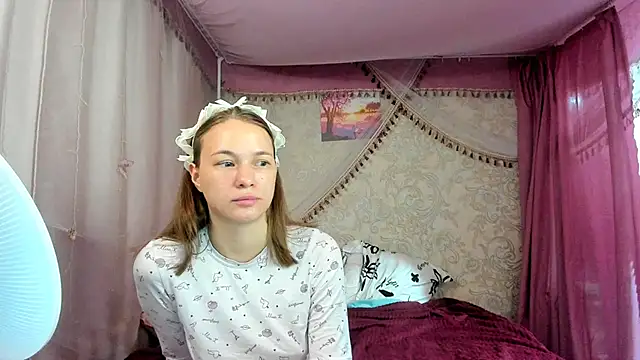 Snapshot of leila_bambi_ chatting on 06-29-26, 05:46 leila bambi online show from 06-29-26, 05:46