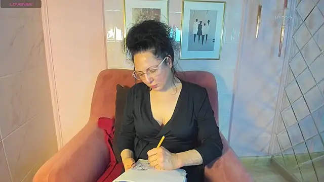 Snapshot of Anita_Muse chatting on 12-19-24, 05:18 Anita Muse online show from 12-19-24, 05:18