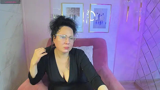 Snapshot of Anita_Muse chatting on 12-19-24, 11:46 Anita Muse online show from 12-19-24, 11:46