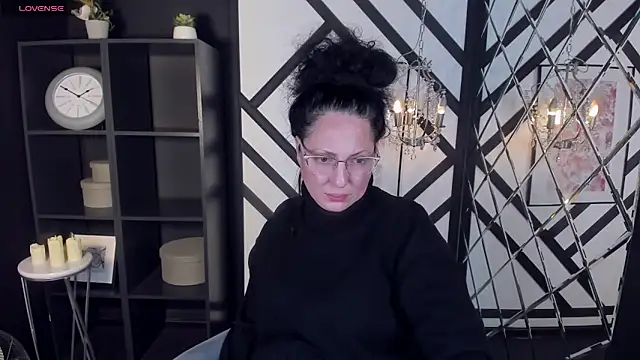 Snapshot of Anita_Muse chatting on 01-18-25, 12:13 Anita Muse online show from 01-18-25, 12:13