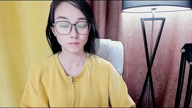Snapshot of NIAN-er chatting on 05-08-26, 12:54 NIAN-er online show from 05-08-26, 12:54