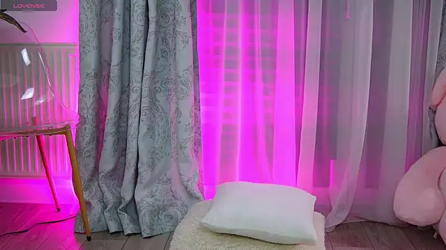 EvaSparks  online show from 04-18-26, 10:21