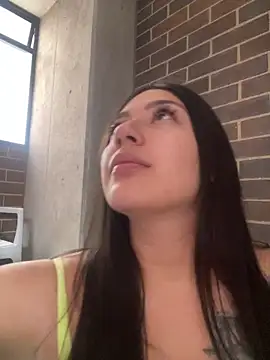 Latina vanessa online show from 04-20-26, 06:20