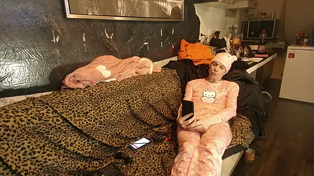 Sletjerayxh online show from 01-09-26, 06:42