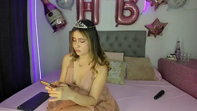 Nicol Swift  online show from 09-14-25, 12:10