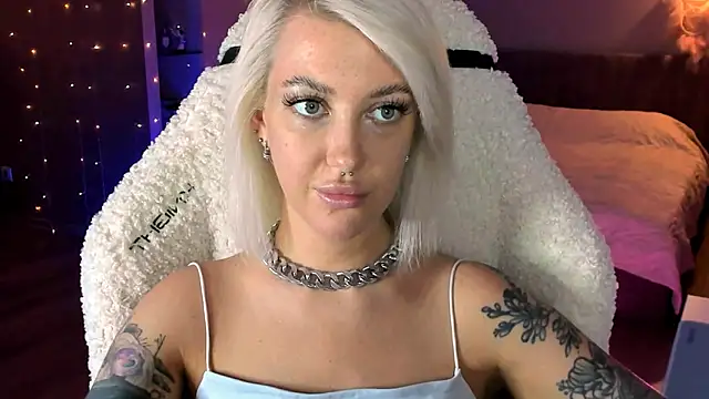 tykioty Miley online show from 11-27-25, 12:18