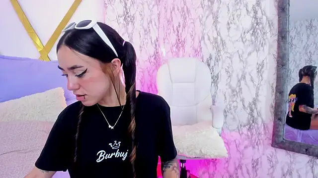 Athziry  online show from 12-28-24, 12:36