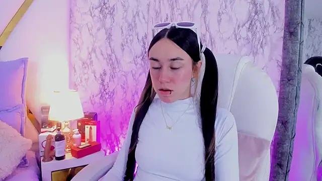 Athziry  online show from 01-19-25, 07:15