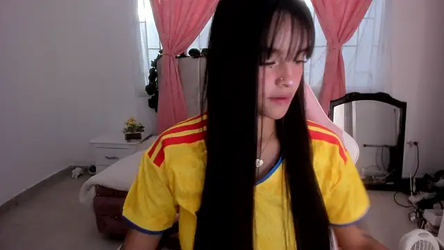 keiilaa online show from 06-17-26, 08:32