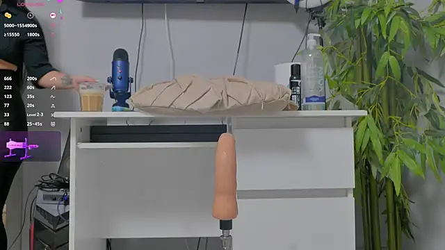 luckyalice  online show from 11-09-25, 07:56