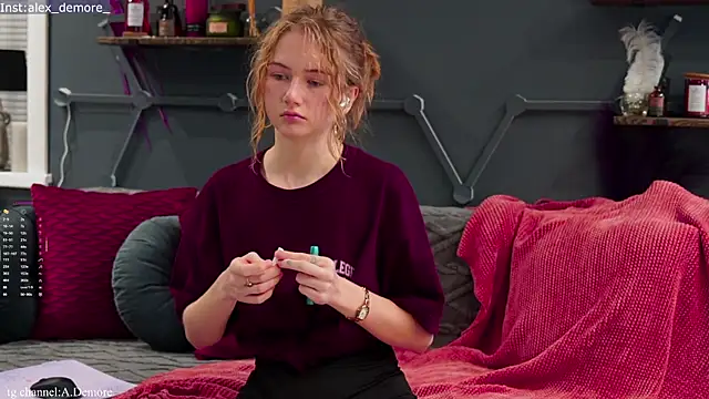 Alexandra Demore online show from 09-25-25, 08:12