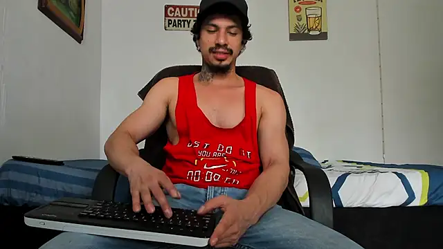 Snapshot of TristanWoods chatting on 12-27-24, 06:42 TristanWoods online show from 12-27-24, 06:42