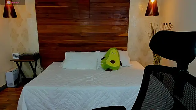 KatherineBond online show from 01-28-25, 12:47