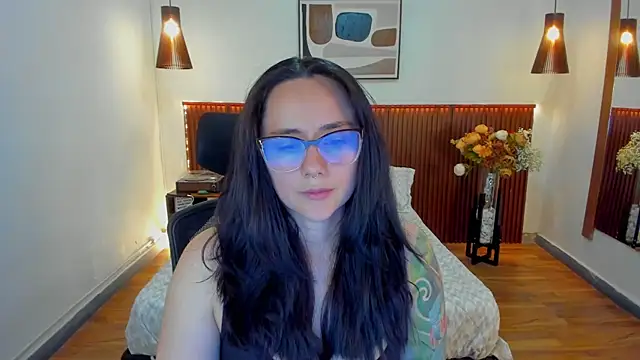 Snapshot of KatherineBond chatting on 05-06-26, 06:46 KatherineBond online show from 05-06-26, 06:46
