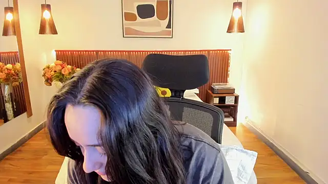Snapshot of KatherineBond chatting on 06-25-26, 06:12 KatherineBond online show from 06-25-26, 06:12