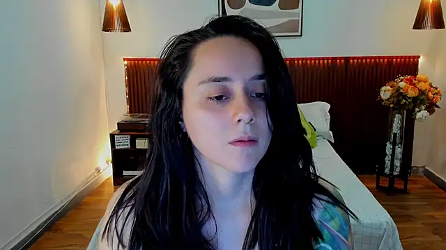 Snapshot of KatherineBond chatting on 07-16-26, 05:08 KatherineBond online show from 07-16-26, 05:08