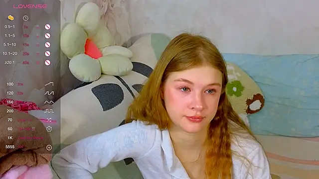 Snapshot of TrissMerigold9 chatting on 10-31-25, 09:32 TrissMerigold9 online show from 10-31-25, 09:32