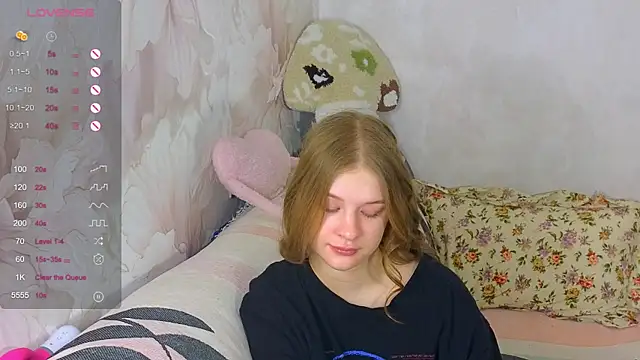 TrissMerigold9 online show from 12-20-25, 08:54