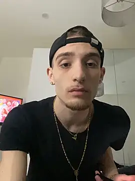 LaMaterialista online show from 04-01-26, 03:09