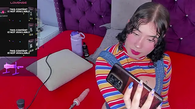 Snapshot of Danee_19_ chatting on 02-02-25, 12:13 Danee 19 online show from 02-02-25, 12:13