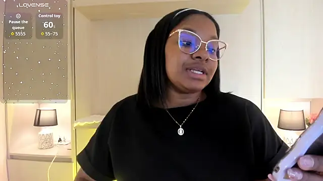 tamaraa smiith online show from 11-05-25, 07:36