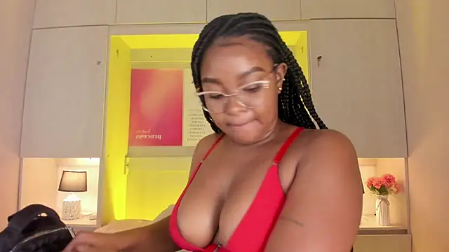 tamaraa smiith online show from 03-26-26, 07:41