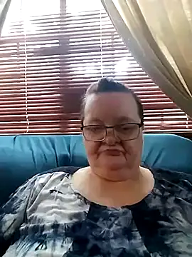 Bayou Woman68 online show from 11-15-25, 07:54