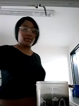 Adelehottman online show from 11-06-25, 12:17