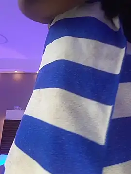 Adelehottman online show from 04-18-26, 12:09