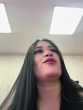 chica Hetfield online show from 12-26-24, 03:20