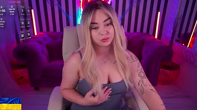 SusieWood online show from 04-22-26, 08:10