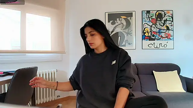 Arya 33 online show from 10-27-25, 10:19