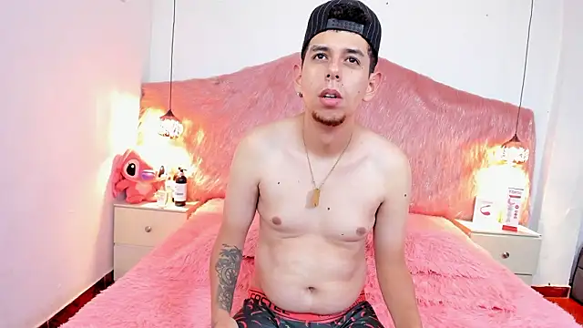 Derek and Skarlet online show from 02-18-26, 09:49