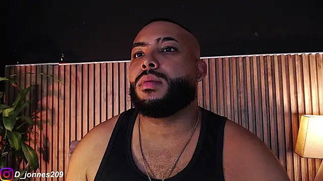 Snapshot of DilanJonnes_ chatting on 09-13-25, 10:42 DilanJonnes online show from 09-13-25, 10:42