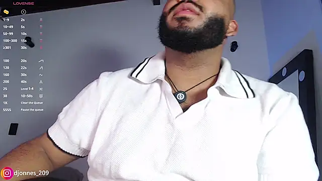 Snapshot of DilanJonnes_ chatting on 05-28-26, 10:51 DilanJonnes online show from 05-28-26, 10:51