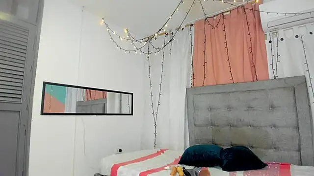 emy 0 online show from 03-21-25, 03:55